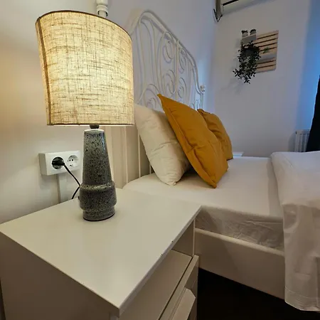 Low Cost Studio 3* Бухарест