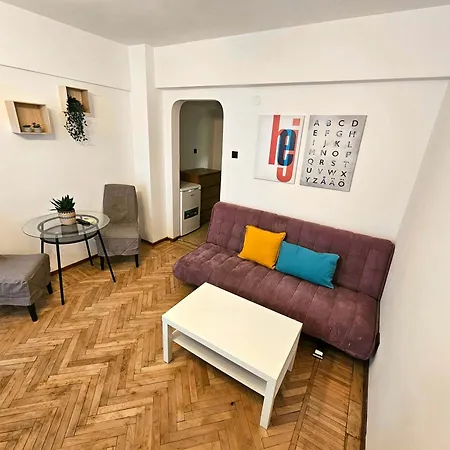 Low Cost Studio Bucarest